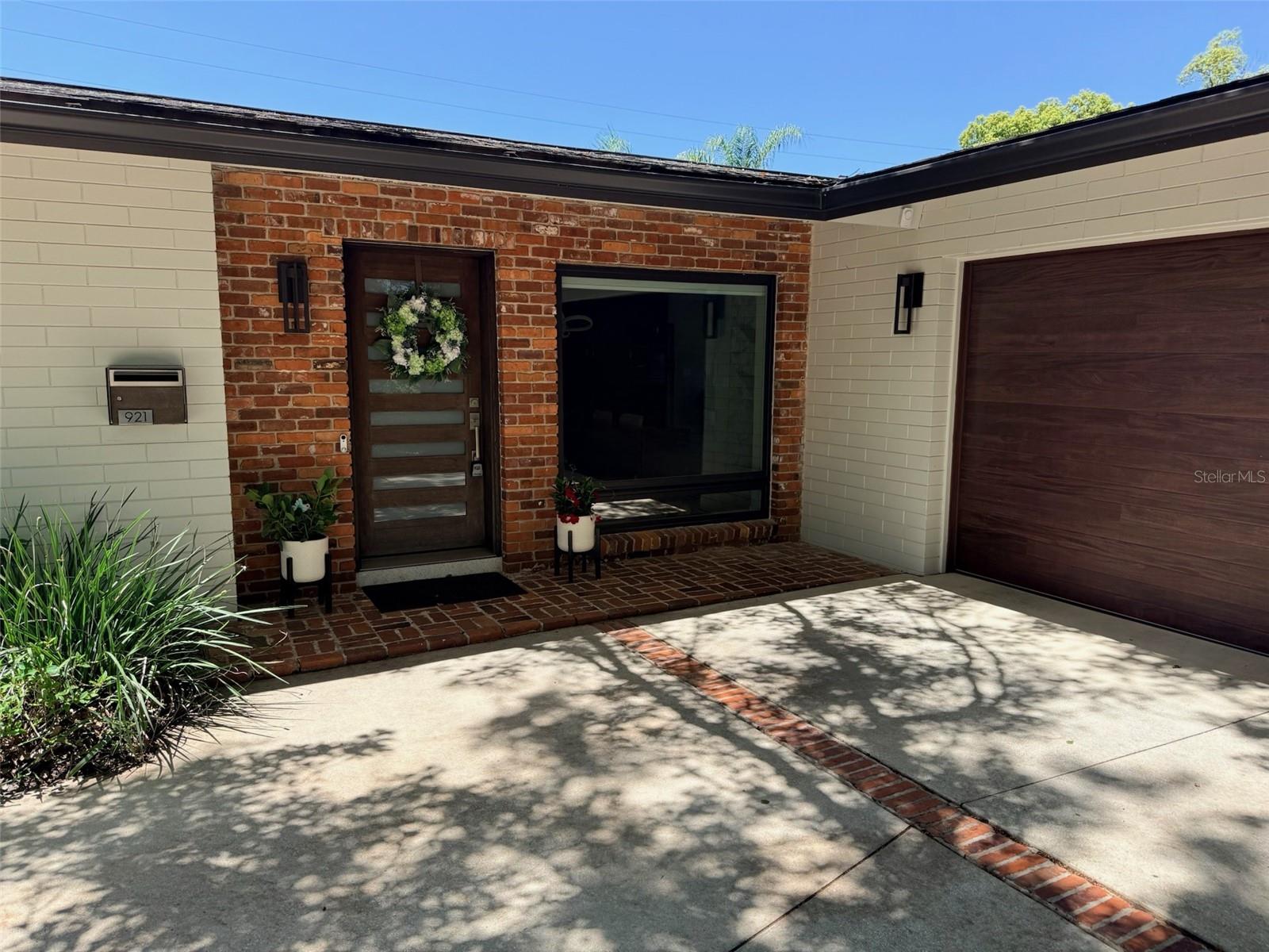 Image 4 of 35 For 921 Thistle Lane