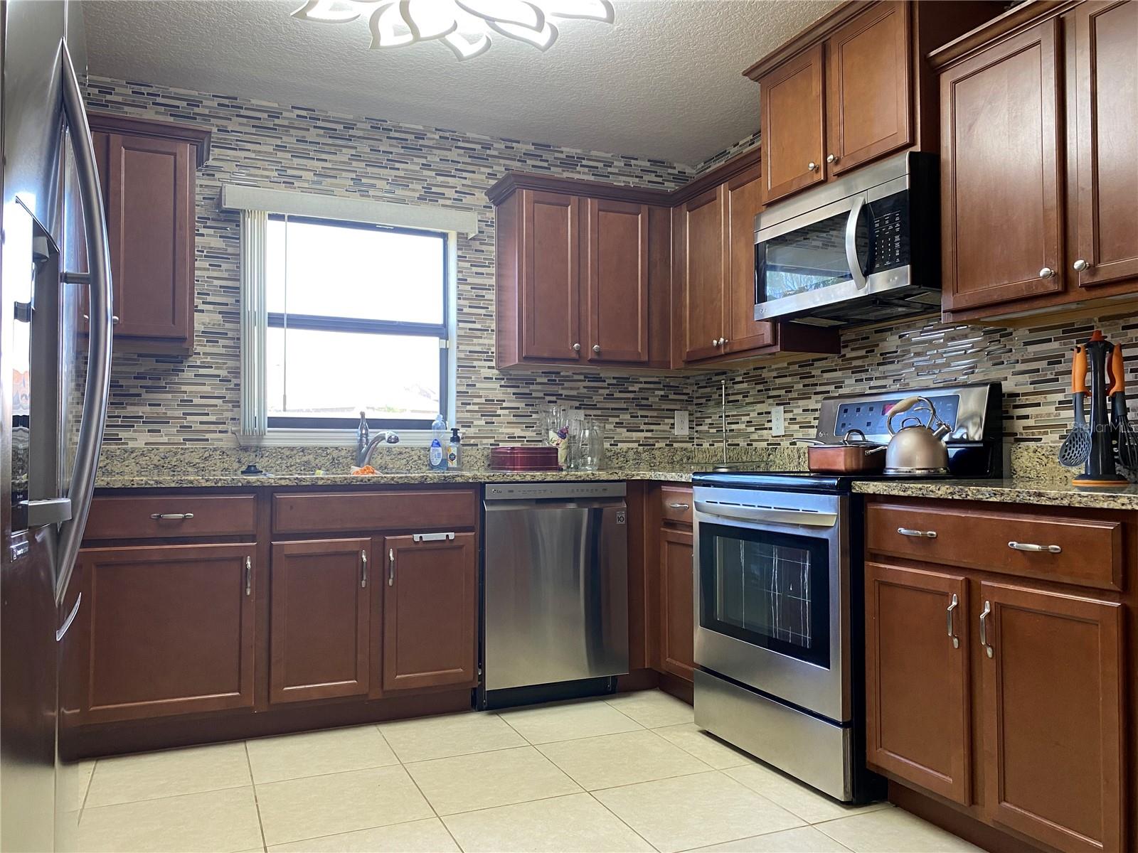 Image 7 of 22 For 5562 Superior Drive