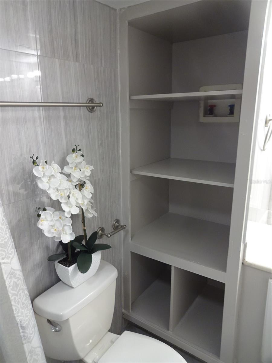 Image 15 of 20 For 123 Blue Point Way 100