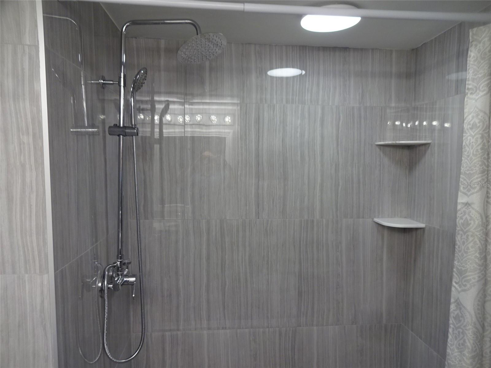 Image 16 of 20 For 123 Blue Point Way 100