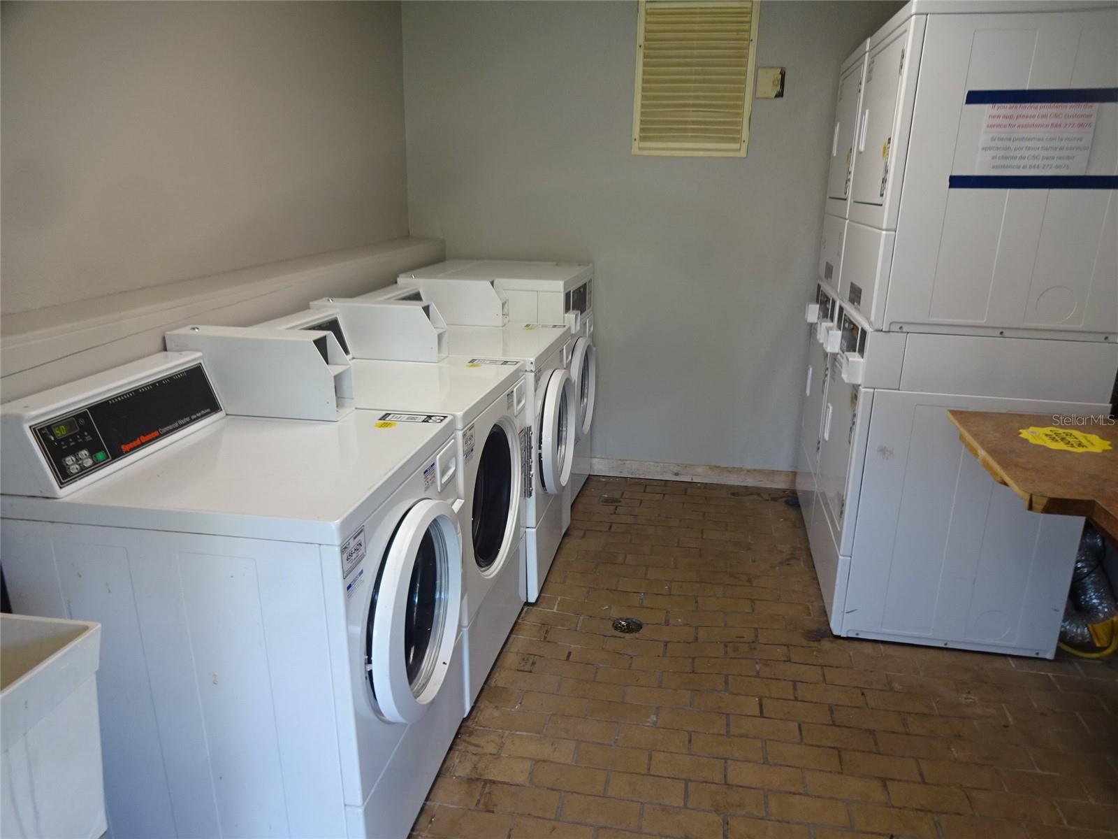 Image 19 of 20 For 123 Blue Point Way 100