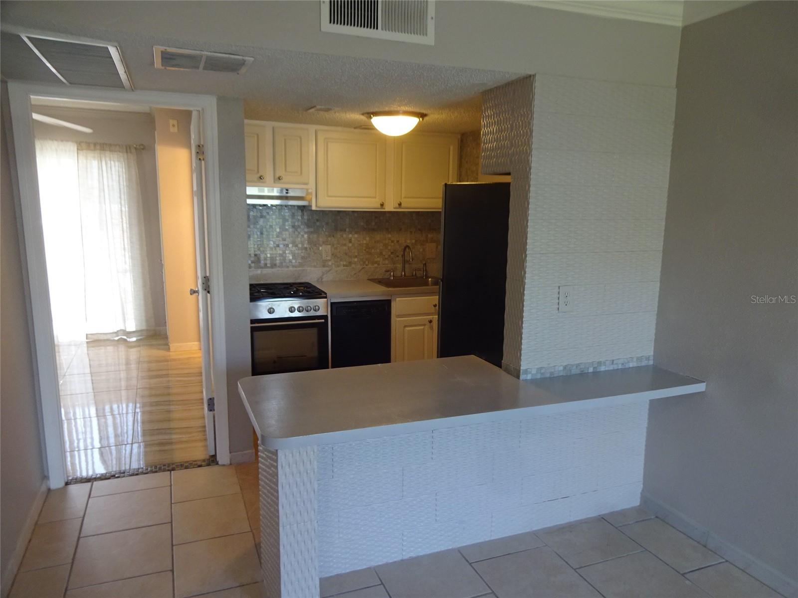 Image 7 of 20 For 123 Blue Point Way 100