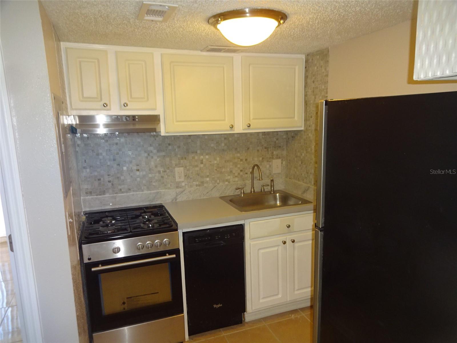 Image 8 of 20 For 123 Blue Point Way 100