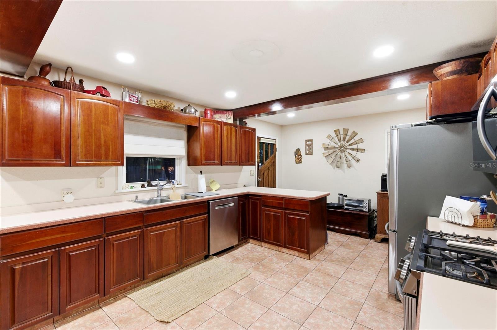 Image 12 of 48 For 501 Broadway