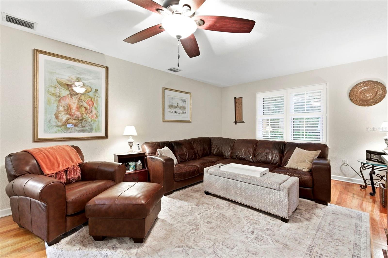 Image 4 of 48 For 501 Broadway