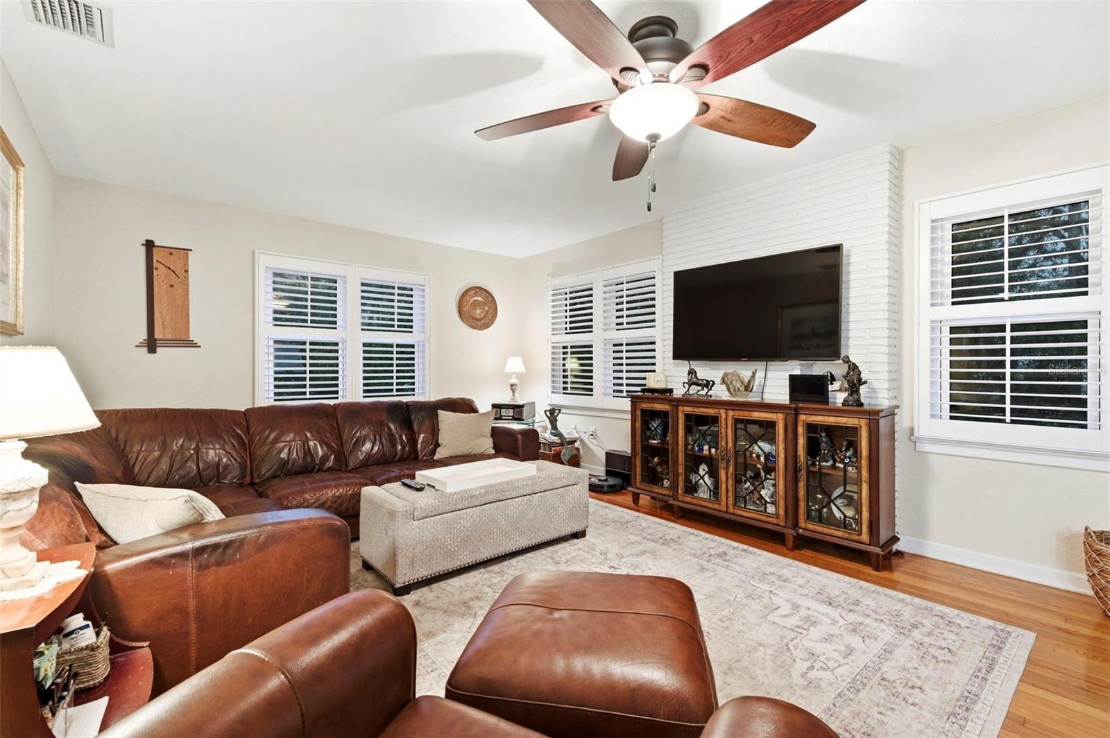 Image 5 of 48 For 501 Broadway