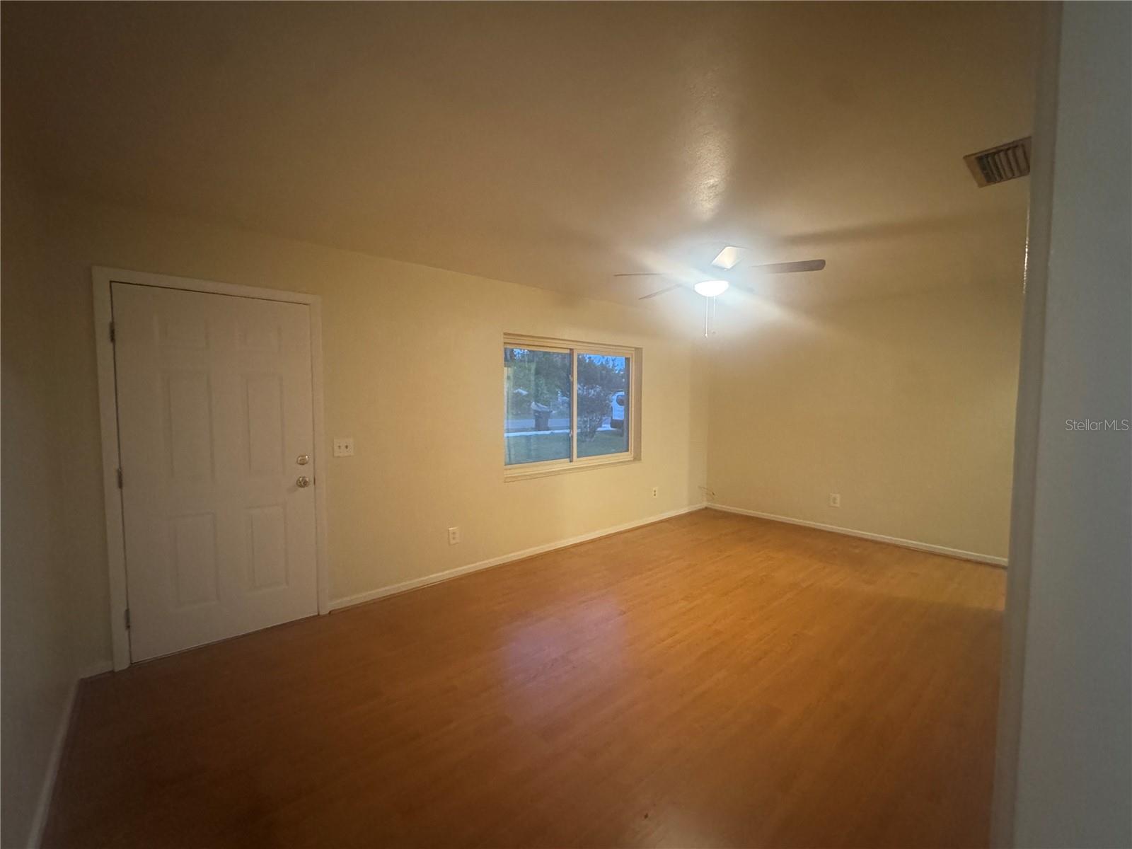 Image 3 of 14 For 729 Crestwood Drive