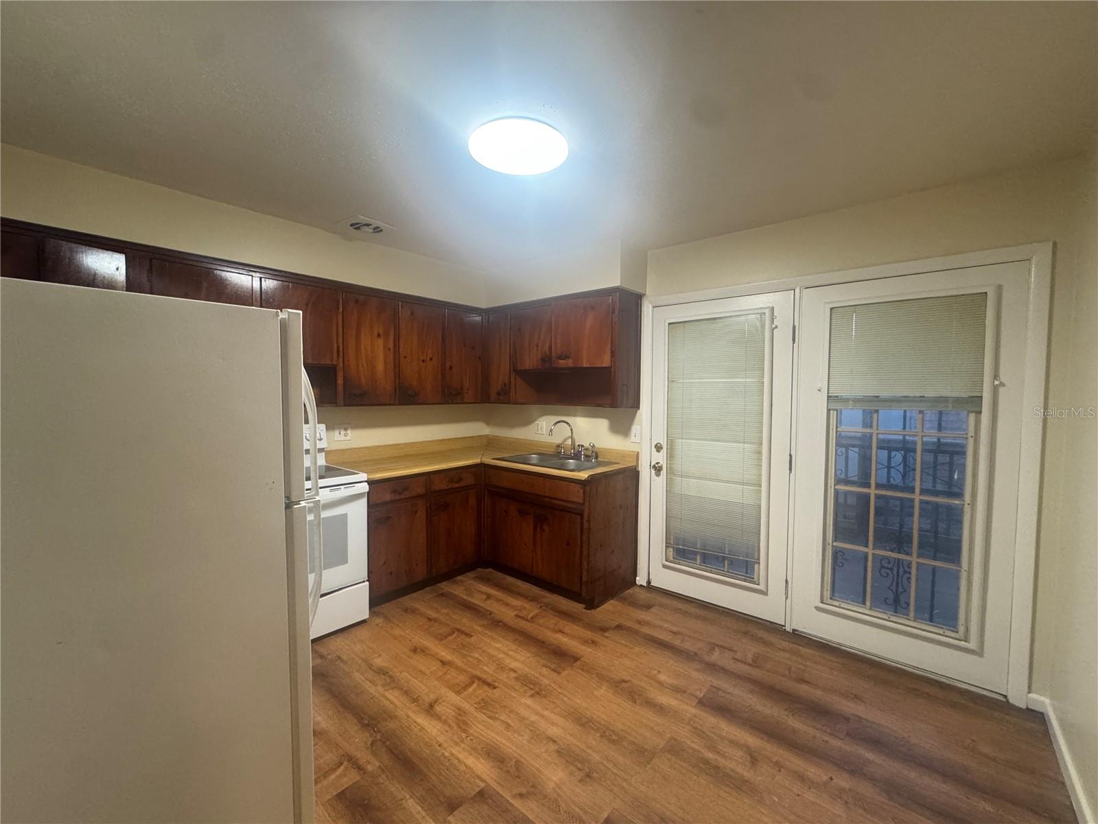 Image 4 of 14 For 729 Crestwood Drive