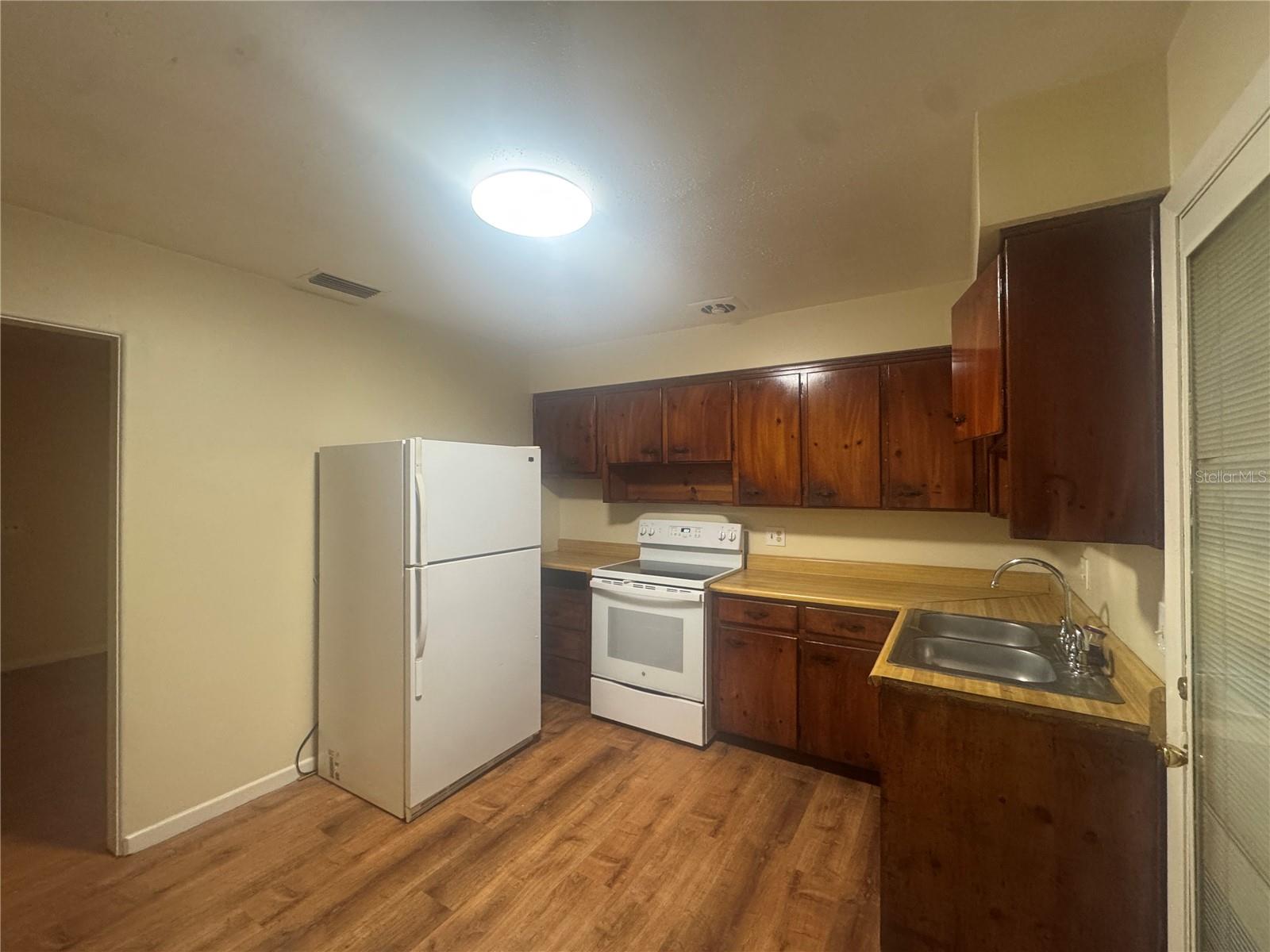 Image 5 of 14 For 729 Crestwood Drive