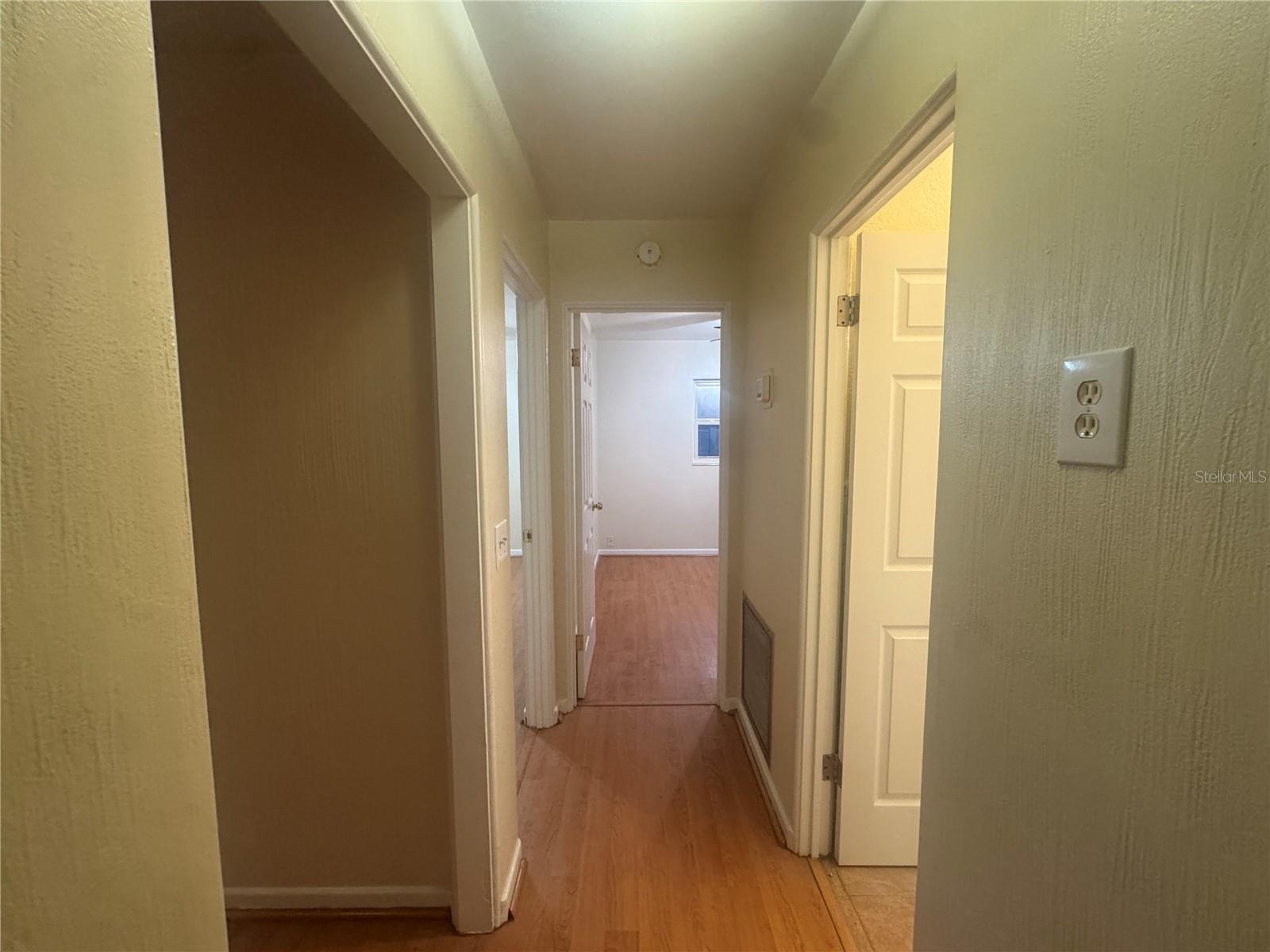 Image 6 of 14 For 729 Crestwood Drive