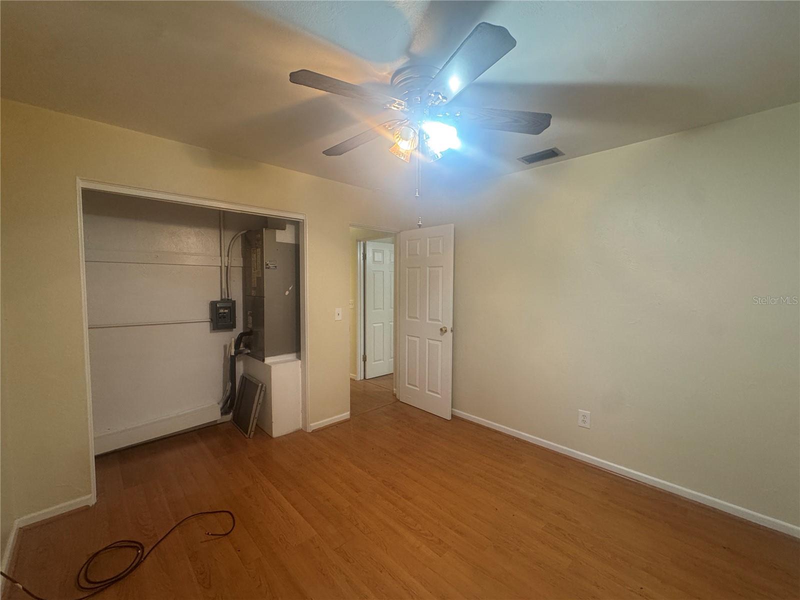 Image 9 of 14 For 729 Crestwood Drive