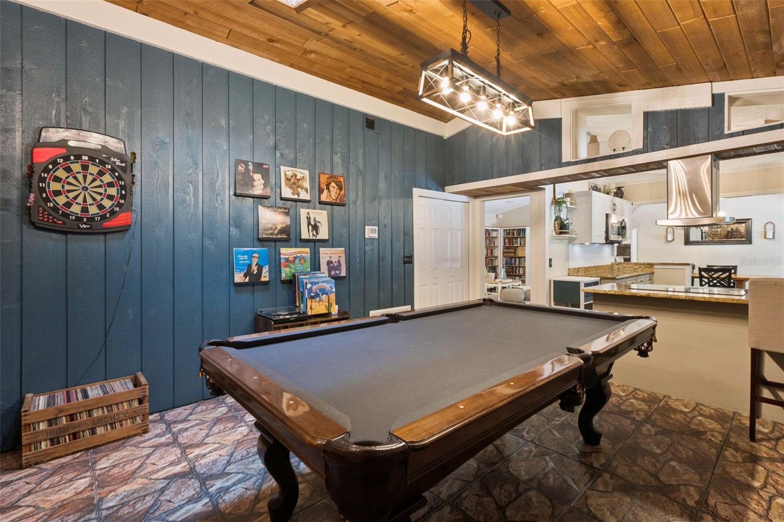 Image 11 of 40 For 27627 Lois Drive