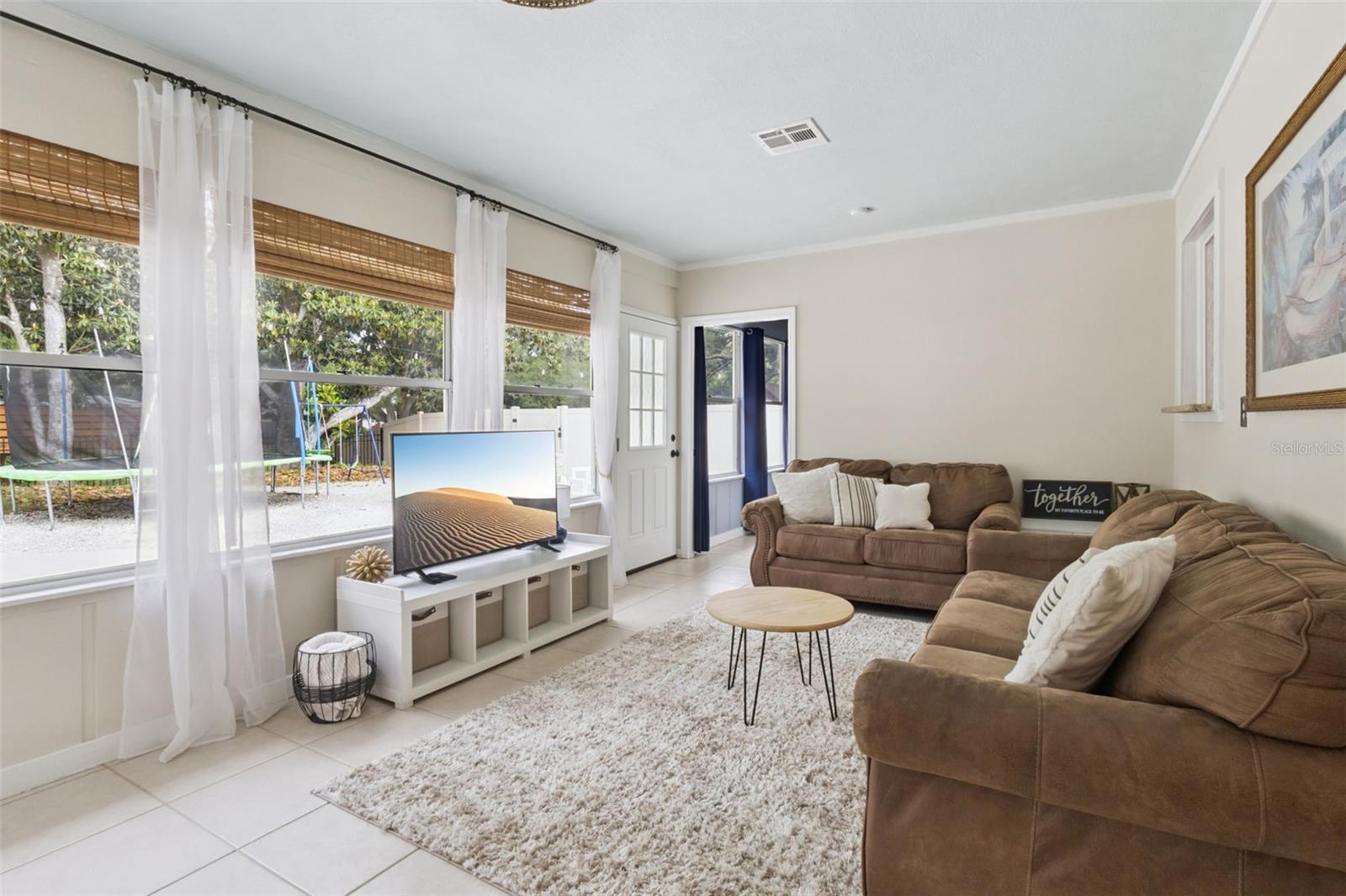 Image 13 of 40 For 27627 Lois Drive