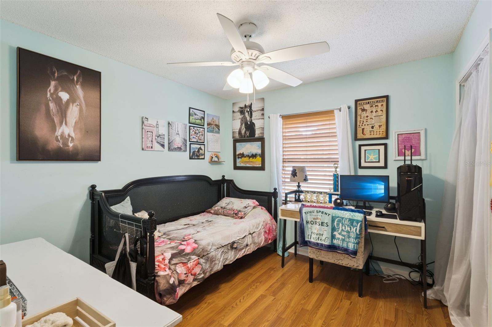 Image 20 of 40 For 27627 Lois Drive