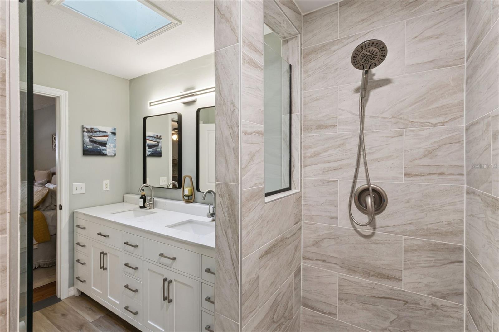 Image 28 of 40 For 27627 Lois Drive