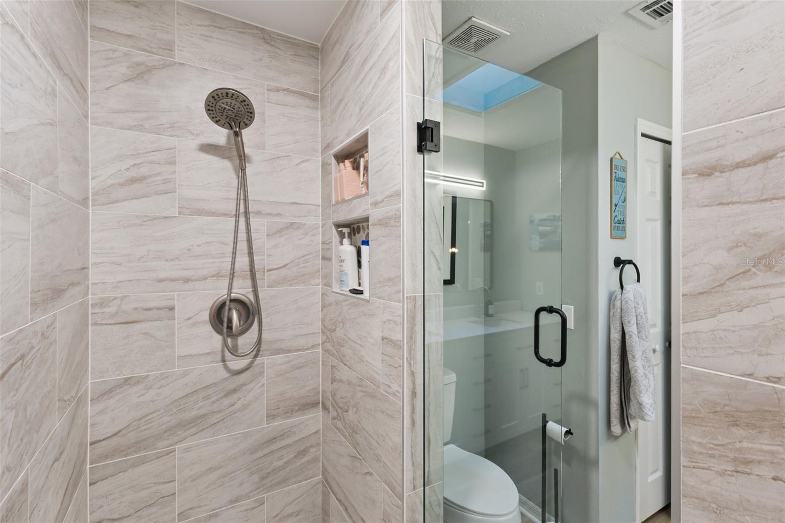 Image 29 of 40 For 27627 Lois Drive