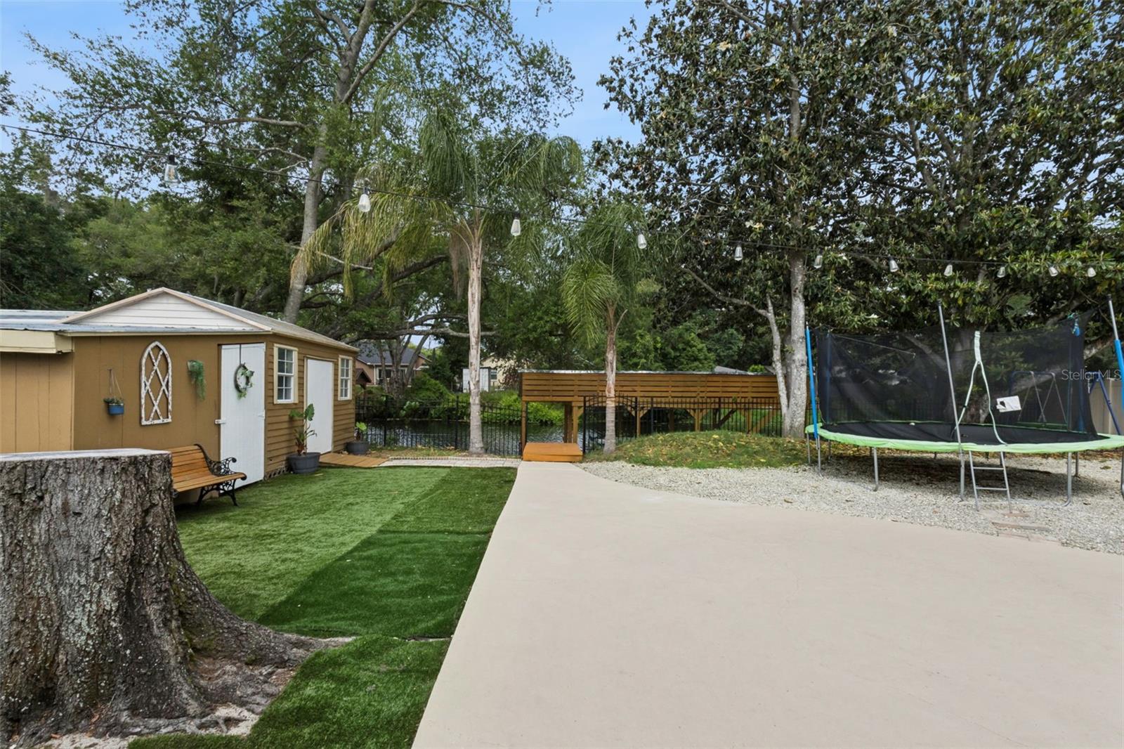 Image 33 of 40 For 27627 Lois Drive