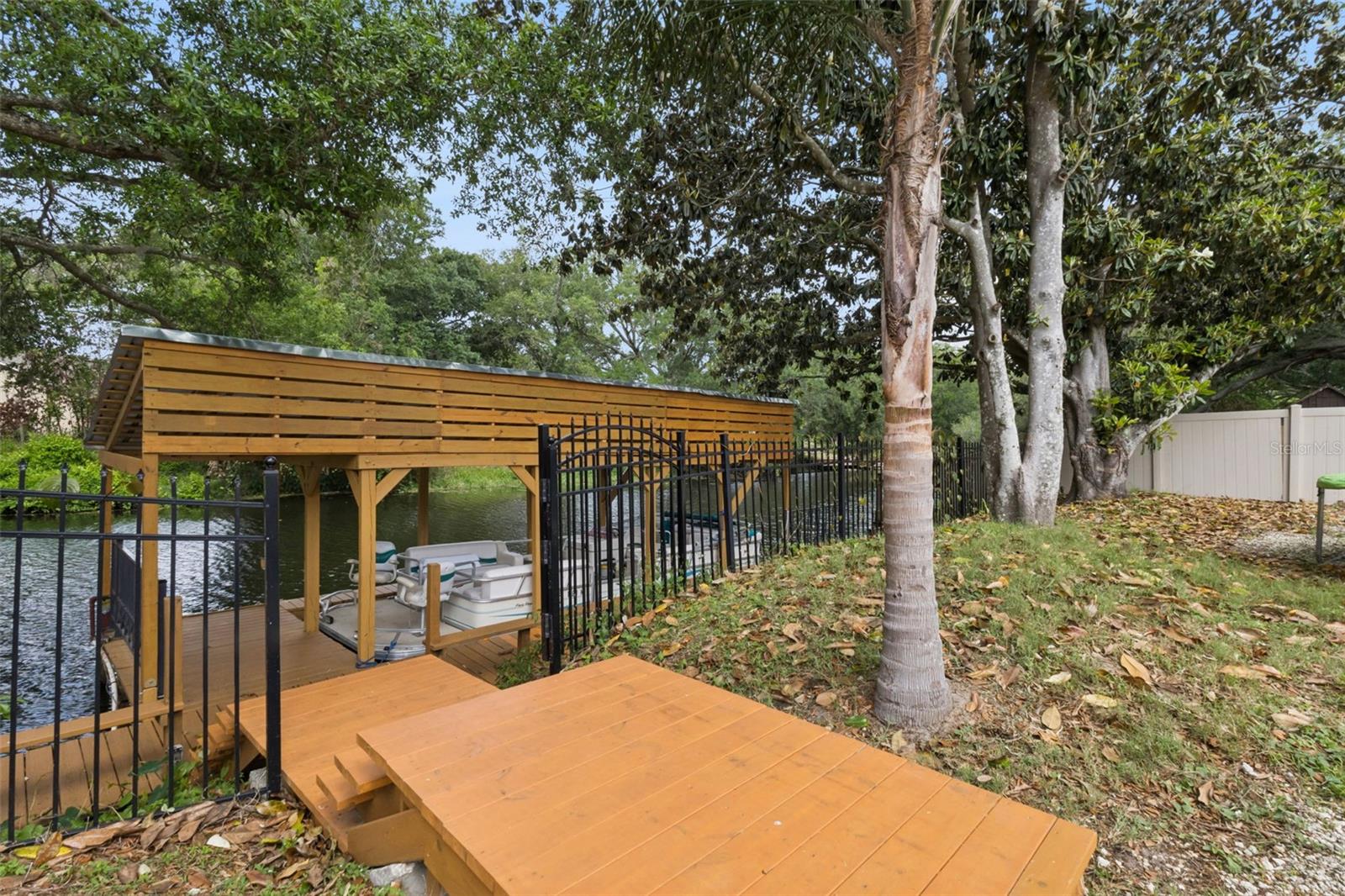 Image 34 of 40 For 27627 Lois Drive