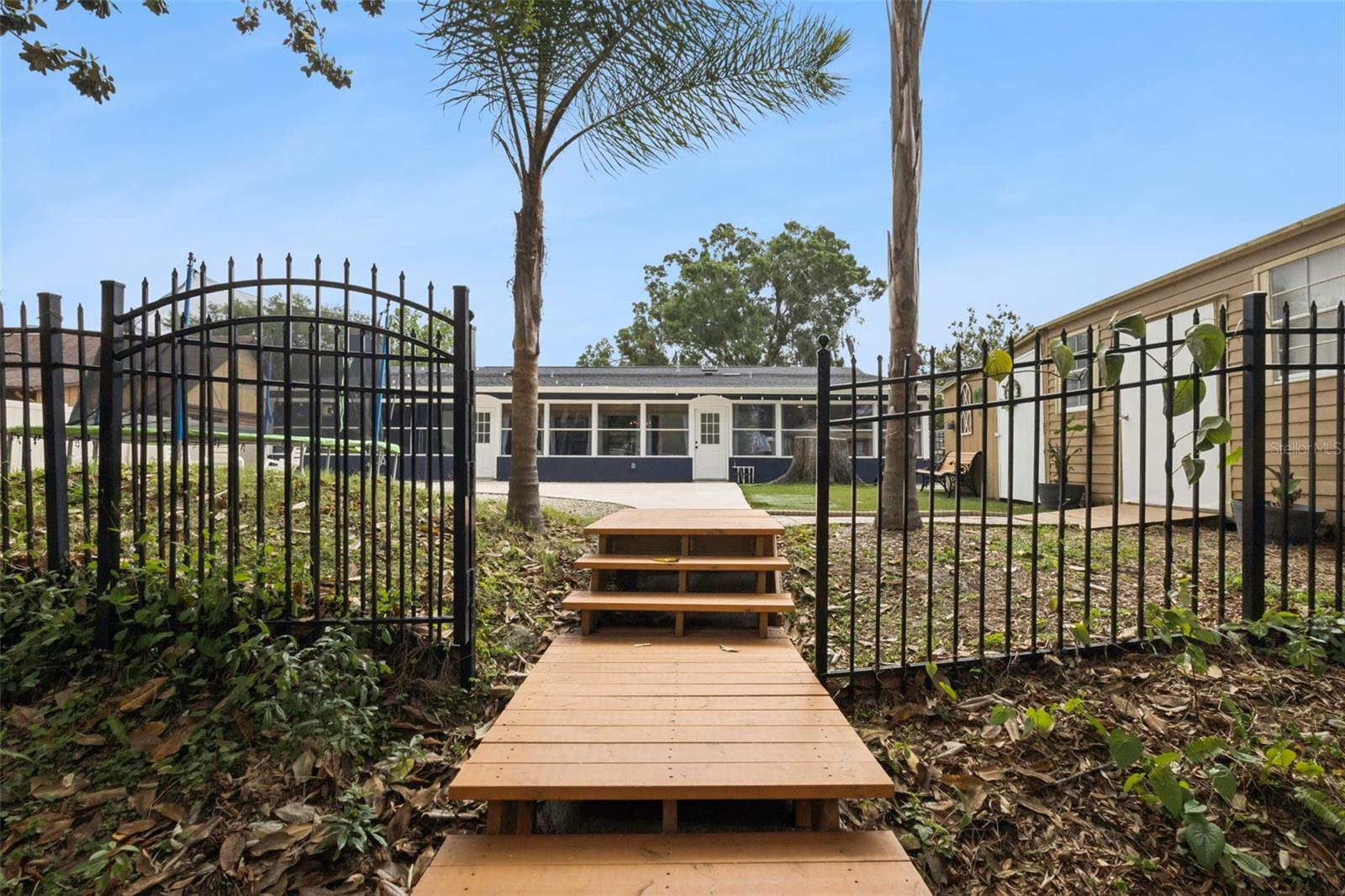 Image 37 of 40 For 27627 Lois Drive