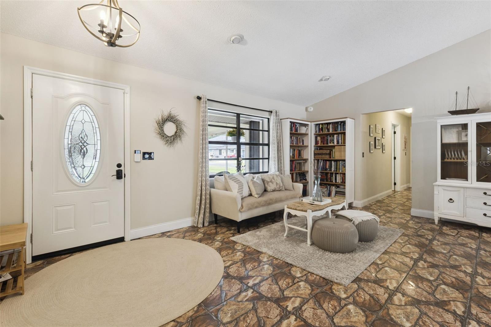 Image 4 of 40 For 27627 Lois Drive