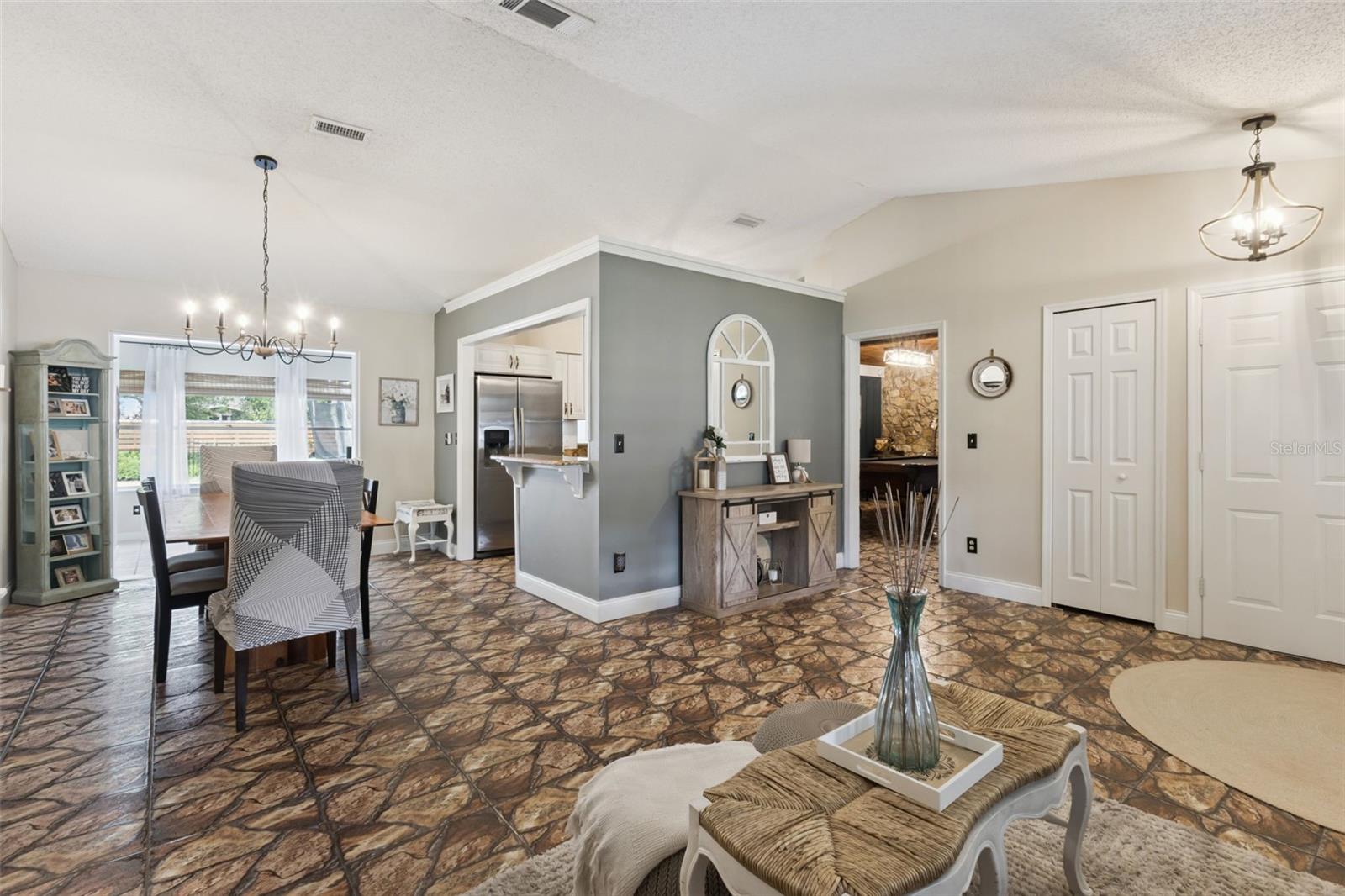 Image 5 of 40 For 27627 Lois Drive