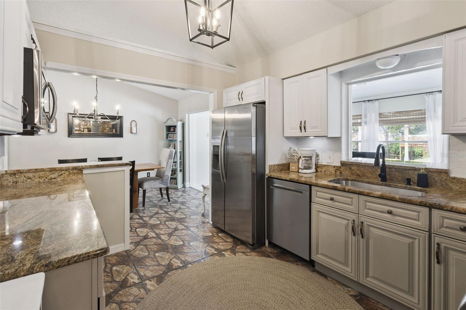 Image 8 of 40 For 27627 Lois Drive