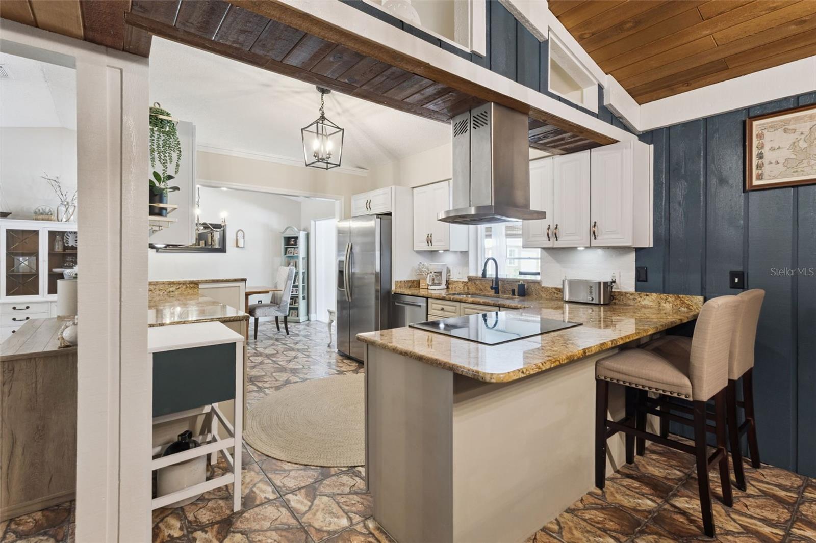 Image 9 of 40 For 27627 Lois Drive