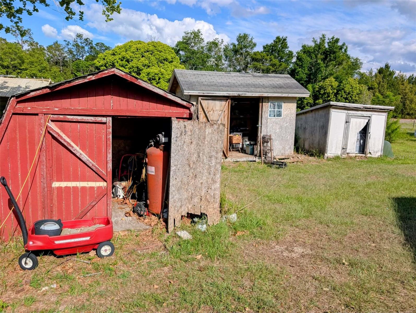 Listing photo id 16 for 35819 Nova Lane