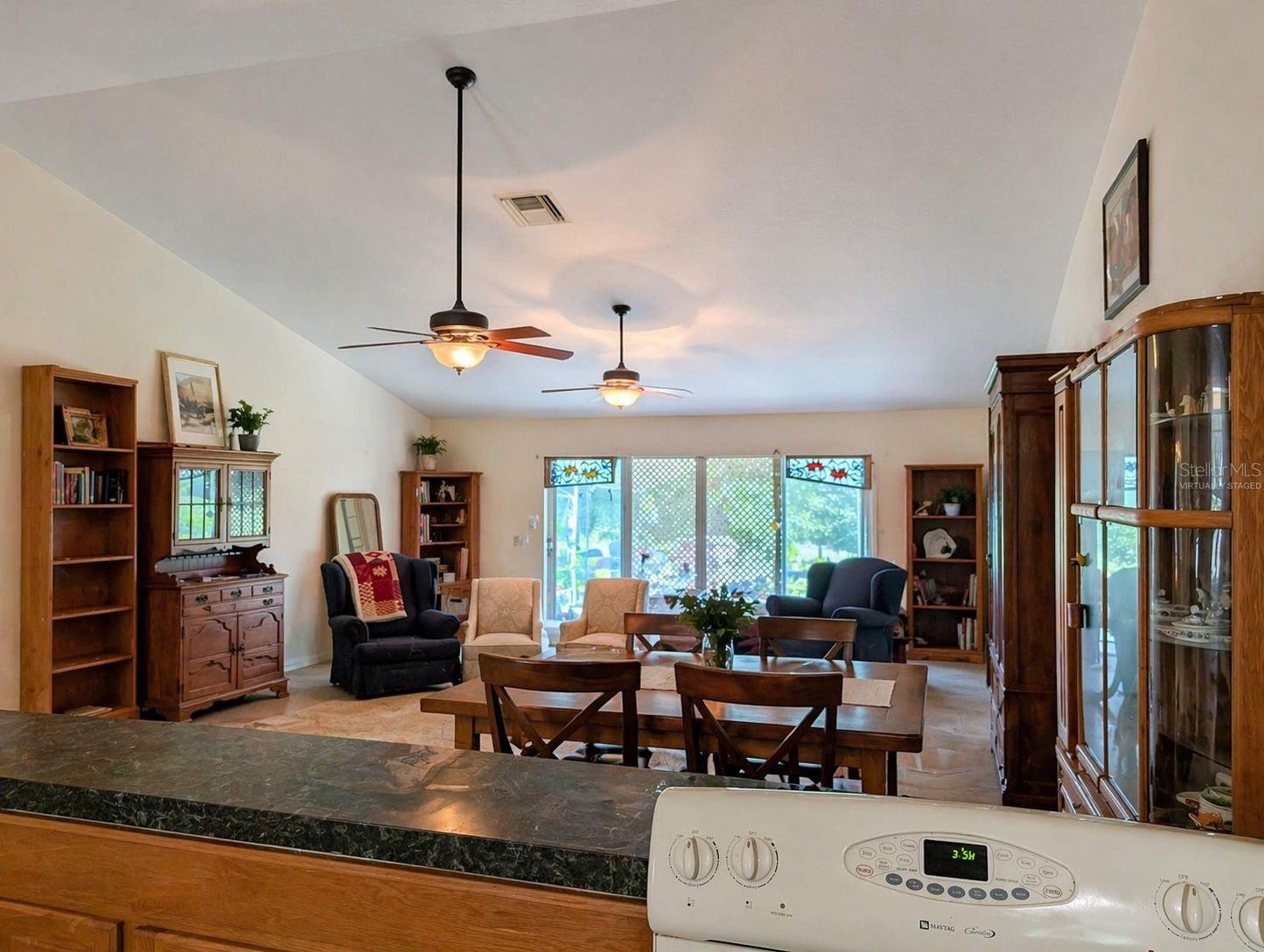 Listing photo id 3 for 35819 Nova Lane