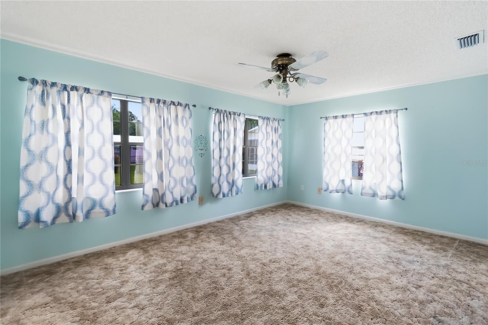 Image 11 of 30 For 513 California Avenue