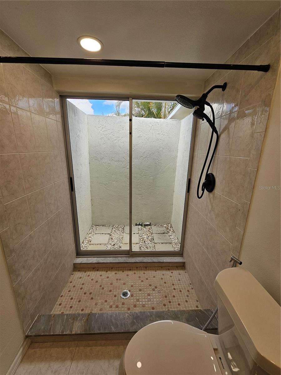 Image 14 of 21 For 659 Jefferson Avenue 659