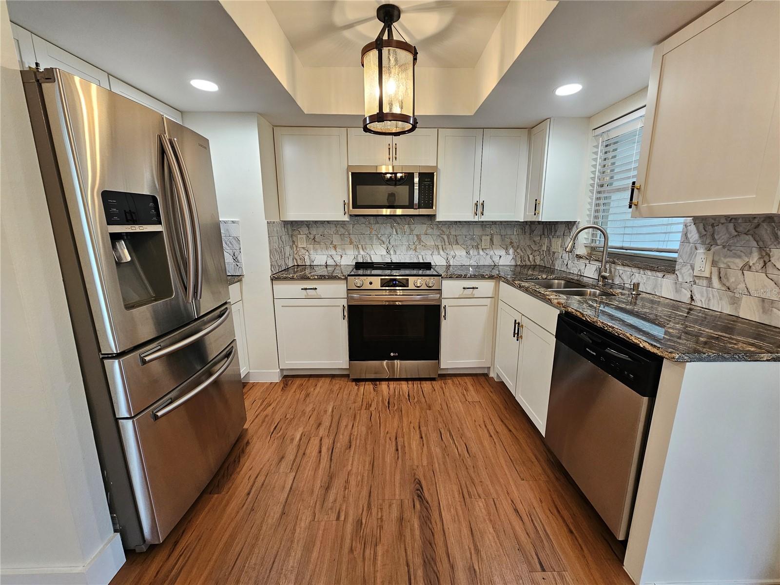 Image 2 of 21 For 659 Jefferson Avenue 659