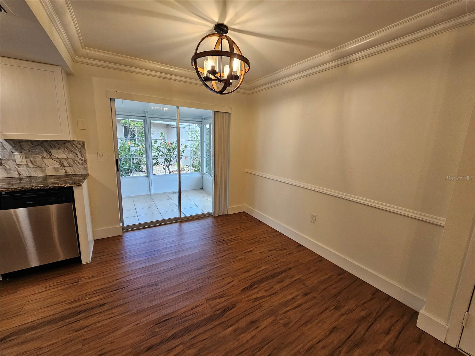 Image 5 of 21 For 659 Jefferson Avenue 659