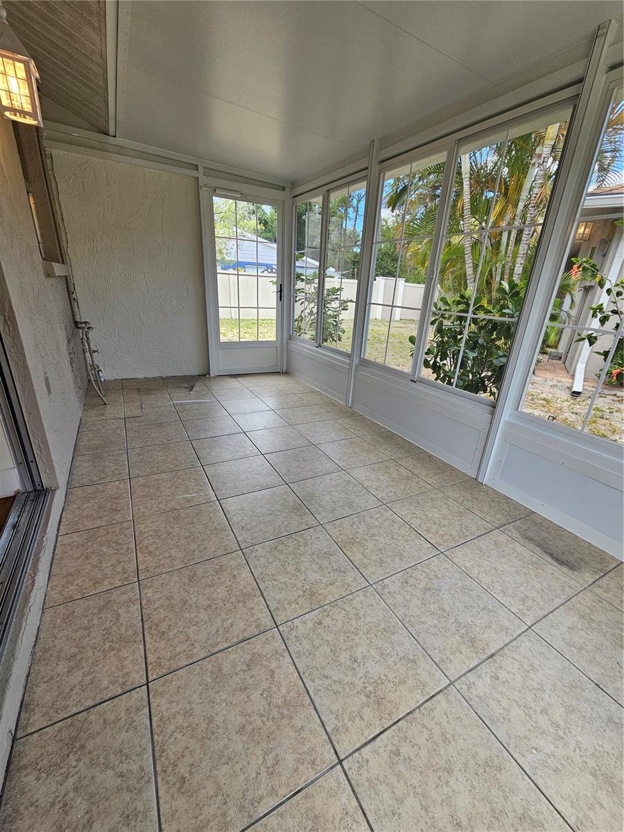 Image 8 of 21 For 659 Jefferson Avenue 659