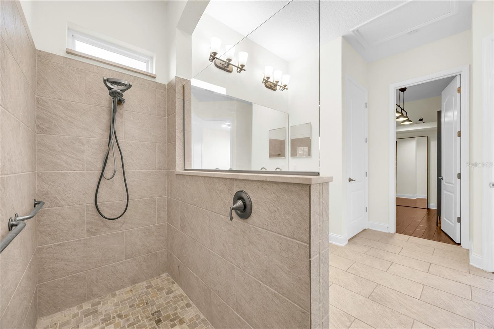 Image 40 of 81 For 8636 Tavistock Lakes Boulevard