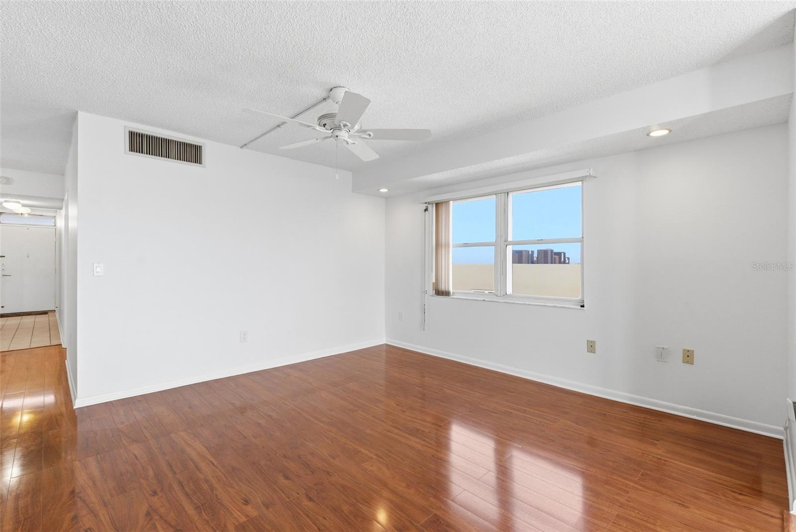 Image 12 of 71 For 5980 Shore Boulevard S 901