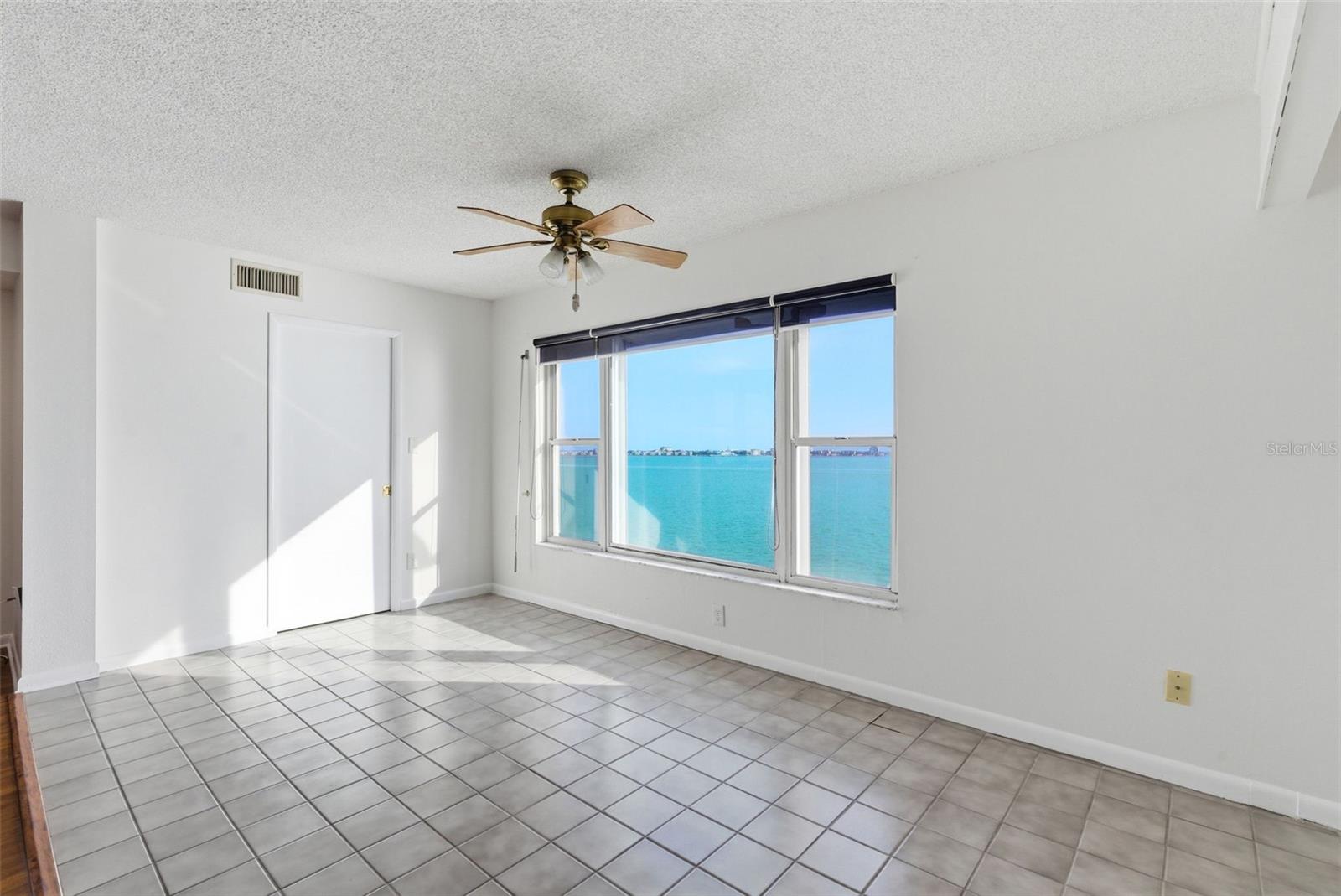 Image 14 of 71 For 5980 Shore Boulevard S 901