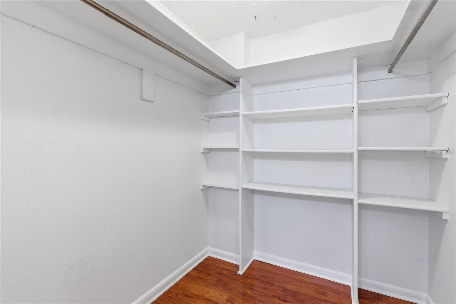 Image 21 of 71 For 5980 Shore Boulevard S 901