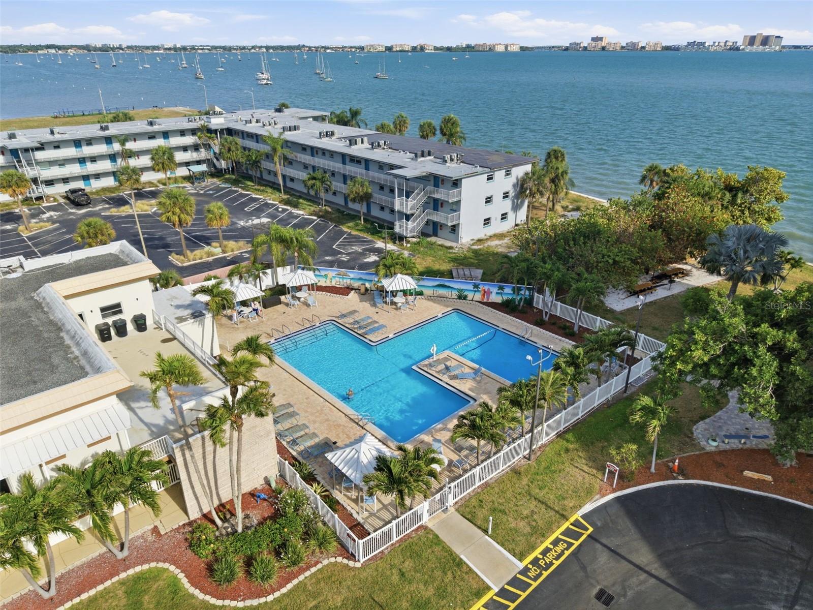 Image 48 of 71 For 5980 Shore Boulevard S 901