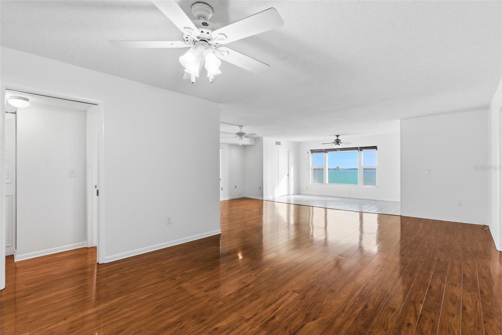 Image 7 of 71 For 5980 Shore Boulevard S 901