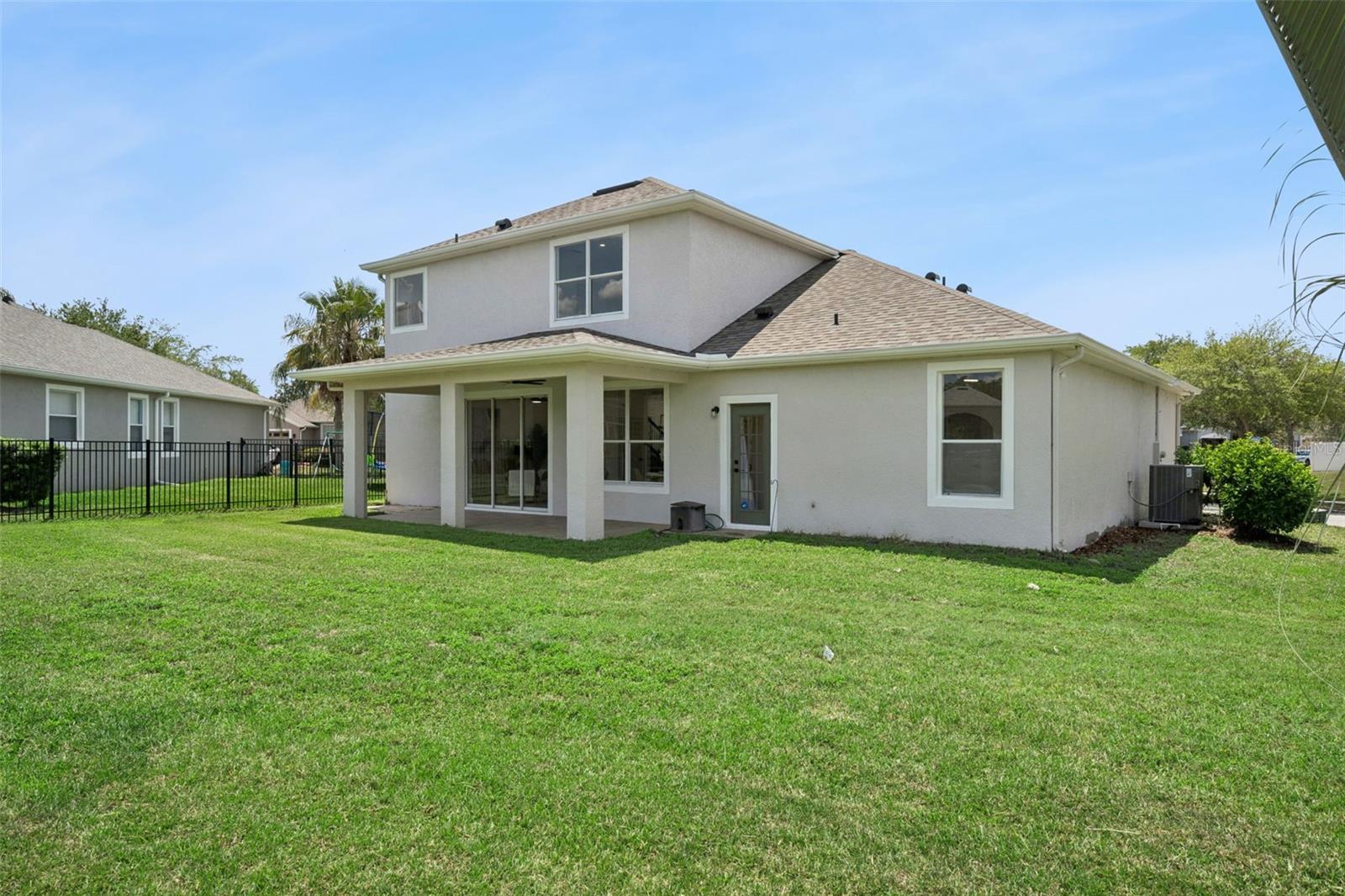 Image 33 of 44 For 5979 Winchester Isle Rd