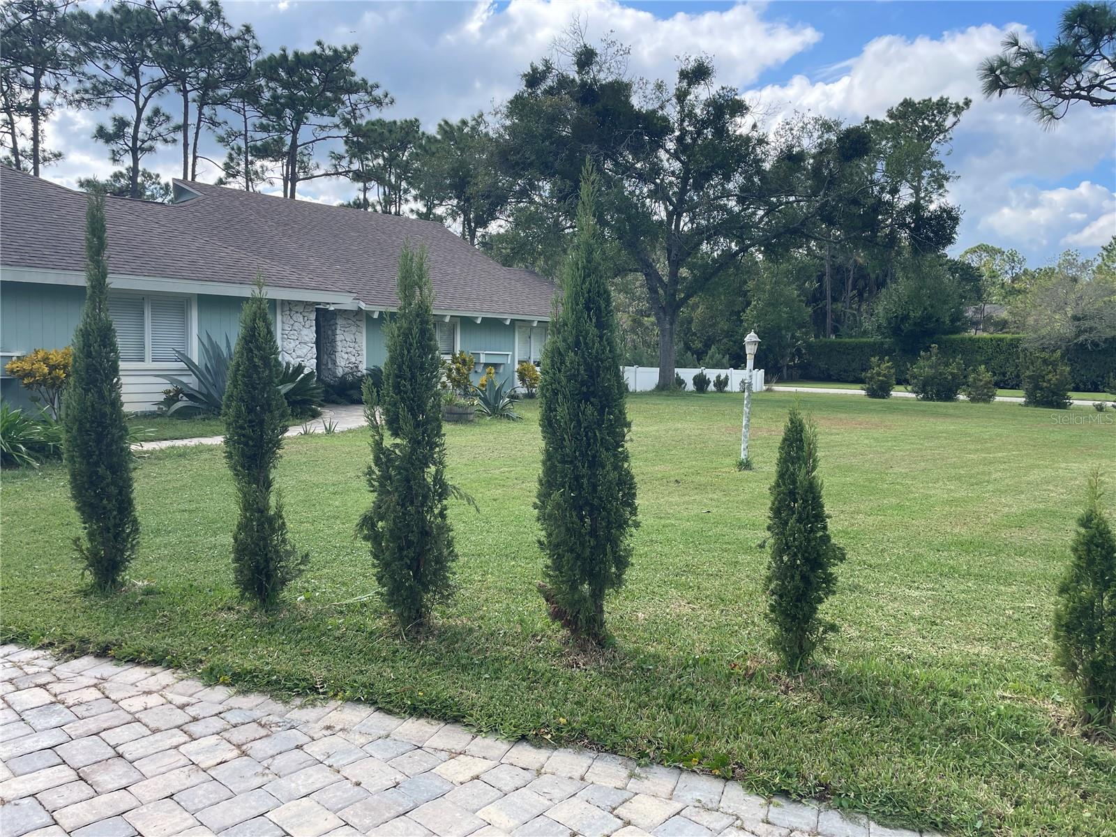 Image 11 of 43 For 213 Riverbend Road