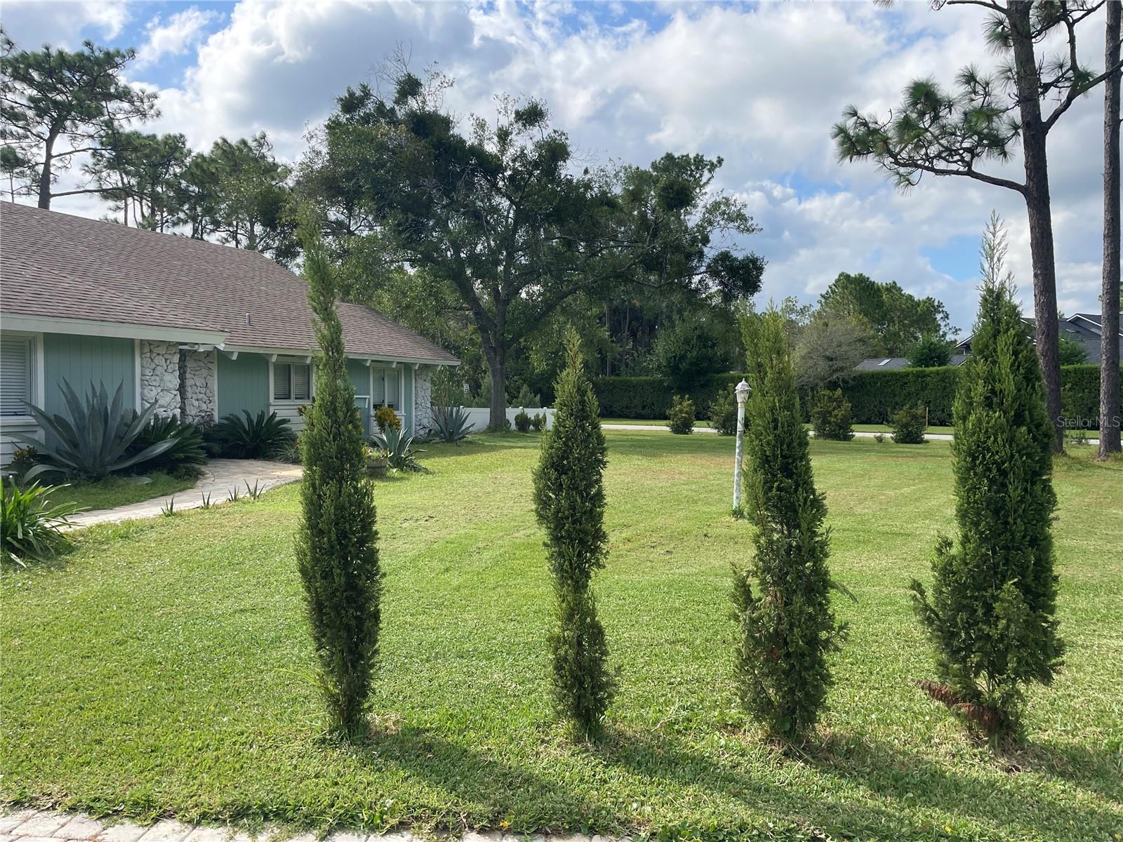 Image 5 of 43 For 213 Riverbend Road