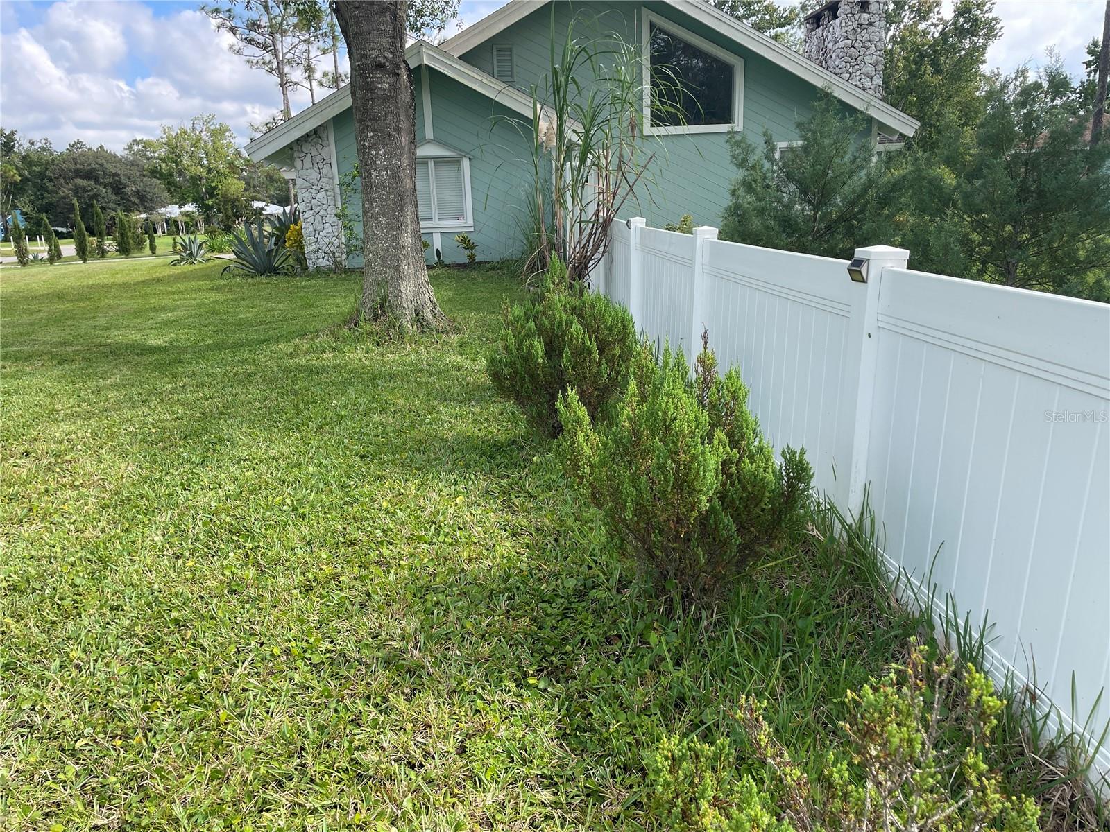 Image 8 of 43 For 213 Riverbend Road
