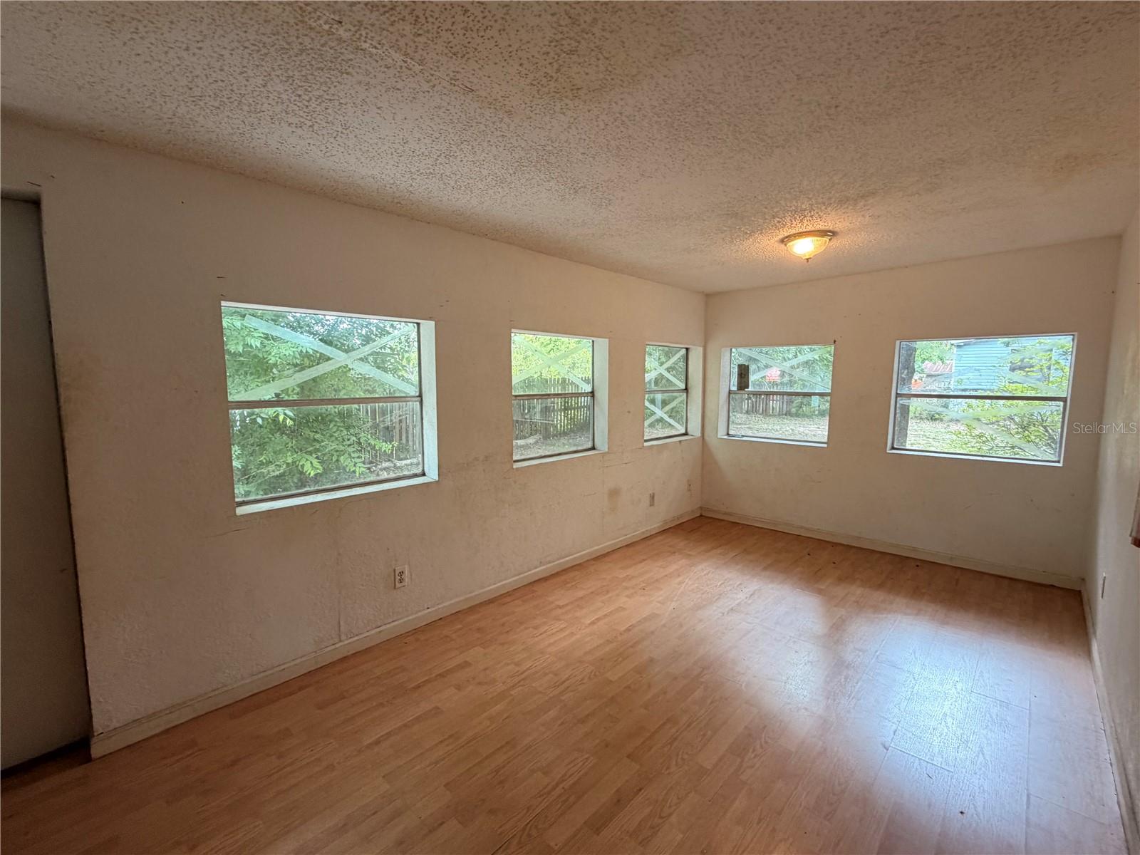 Image 26 of 38 For 24021 Armadillo Road