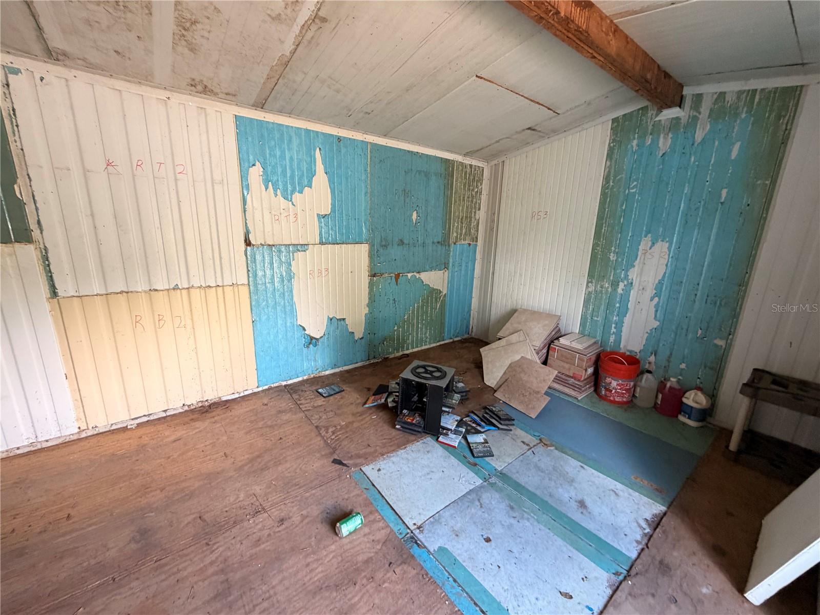 Image 10 of 12 For Armadillo Road