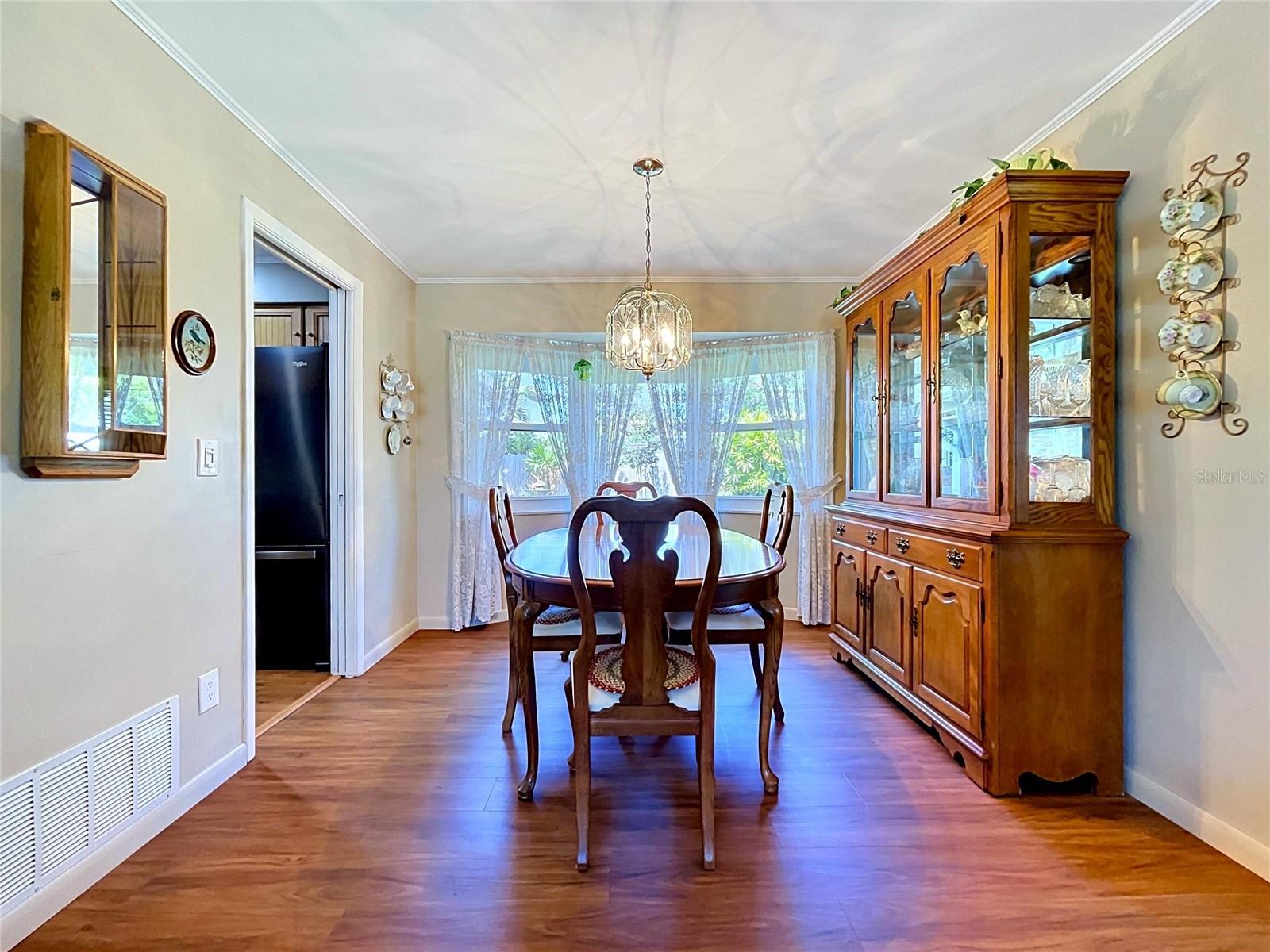 Image 4 of 24 For 1858 Paradise Lane