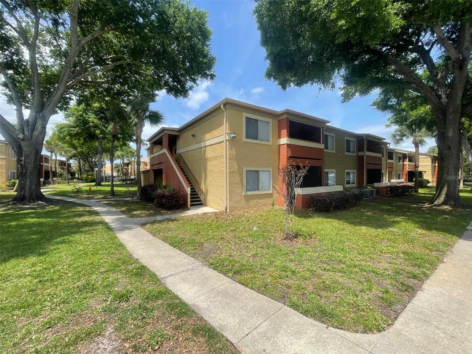 Image 9 of 13 For 654 Kenwick Circle 104