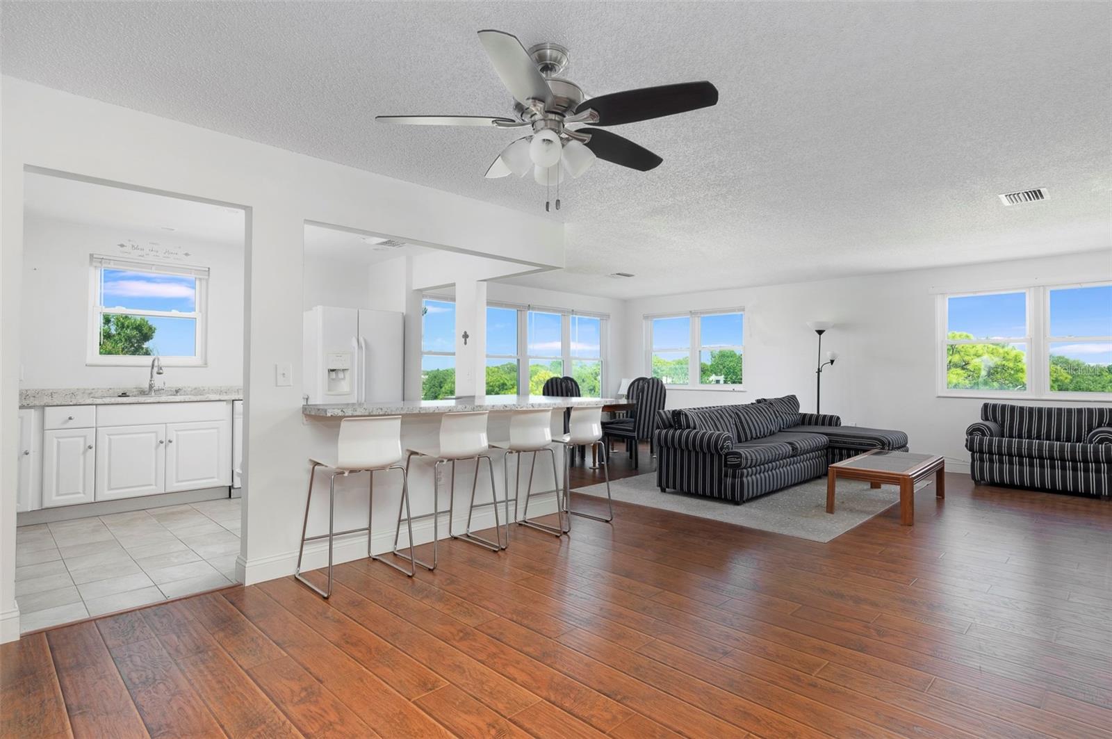 Image 5 of 23 For 5603 80th Street N 516
