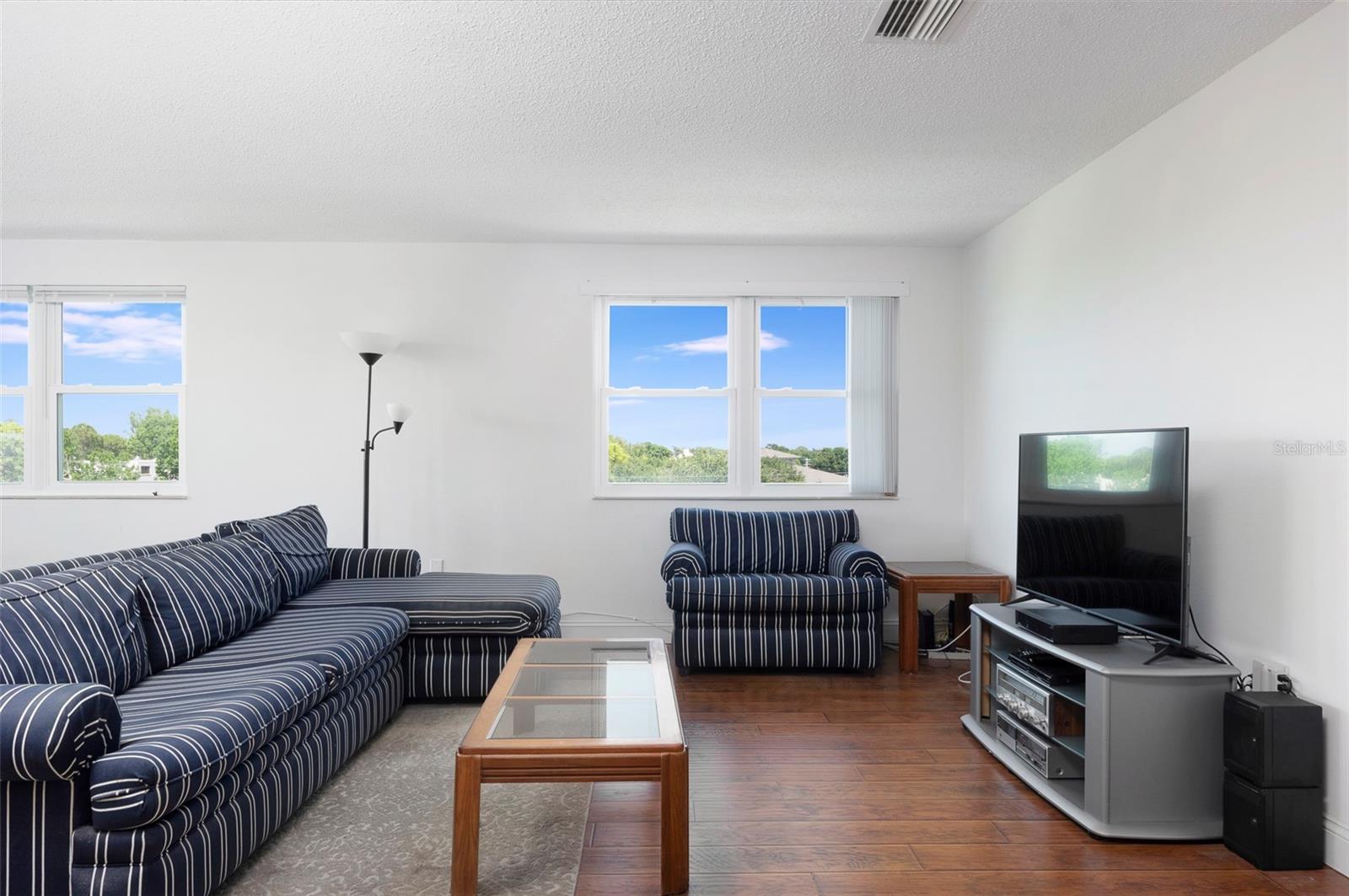Image 7 of 23 For 5603 80th Street N 516